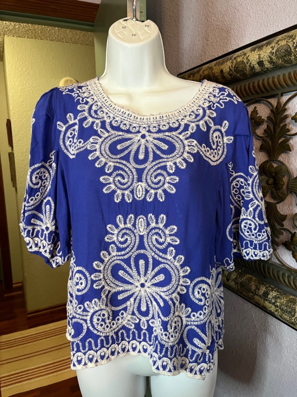 Solitaire Blue intricately Embroidered Blouse Sz L